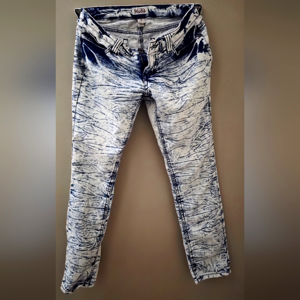 Mudd Women's  Blue/White Patterned Jeans